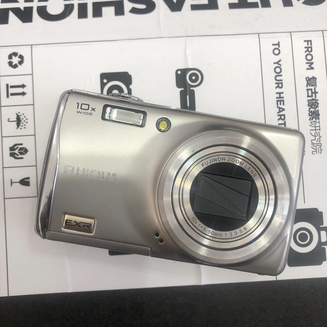 95新 Fujifilm/富士 F70EXR 1000万像素 10倍光学变焦( no退no换)