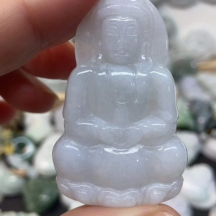 翡翠未镶嵌颈饰观音