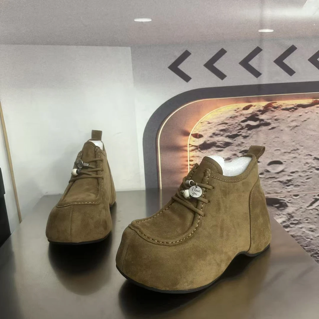 57507绵里新款2025精品百搭潮流马丁靴中筒烟筒黑色女士