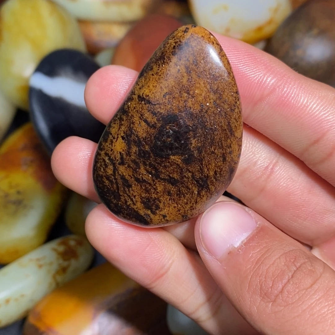 和田玉未镶嵌珠宝奇石