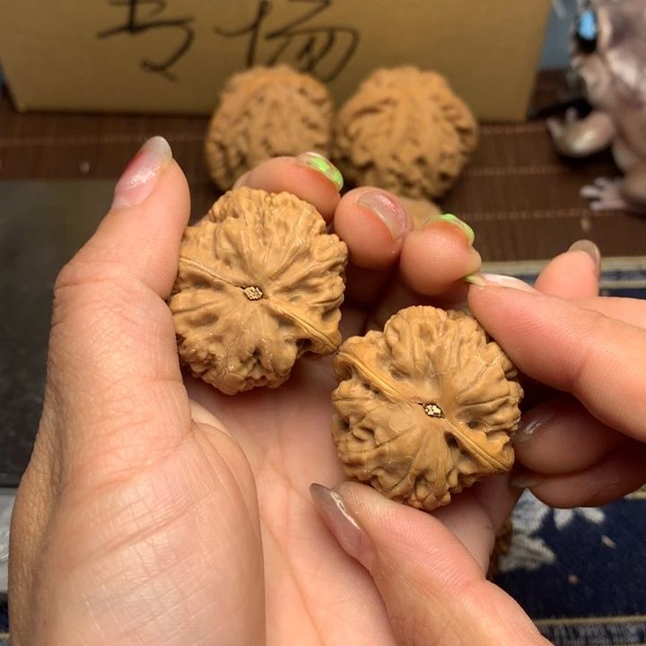 吊坠文玩核桃?****诛粗筋