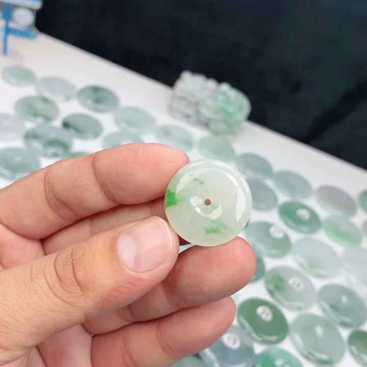 翡翠未镶嵌颈饰缅甸天然A货翡翠25-6.3