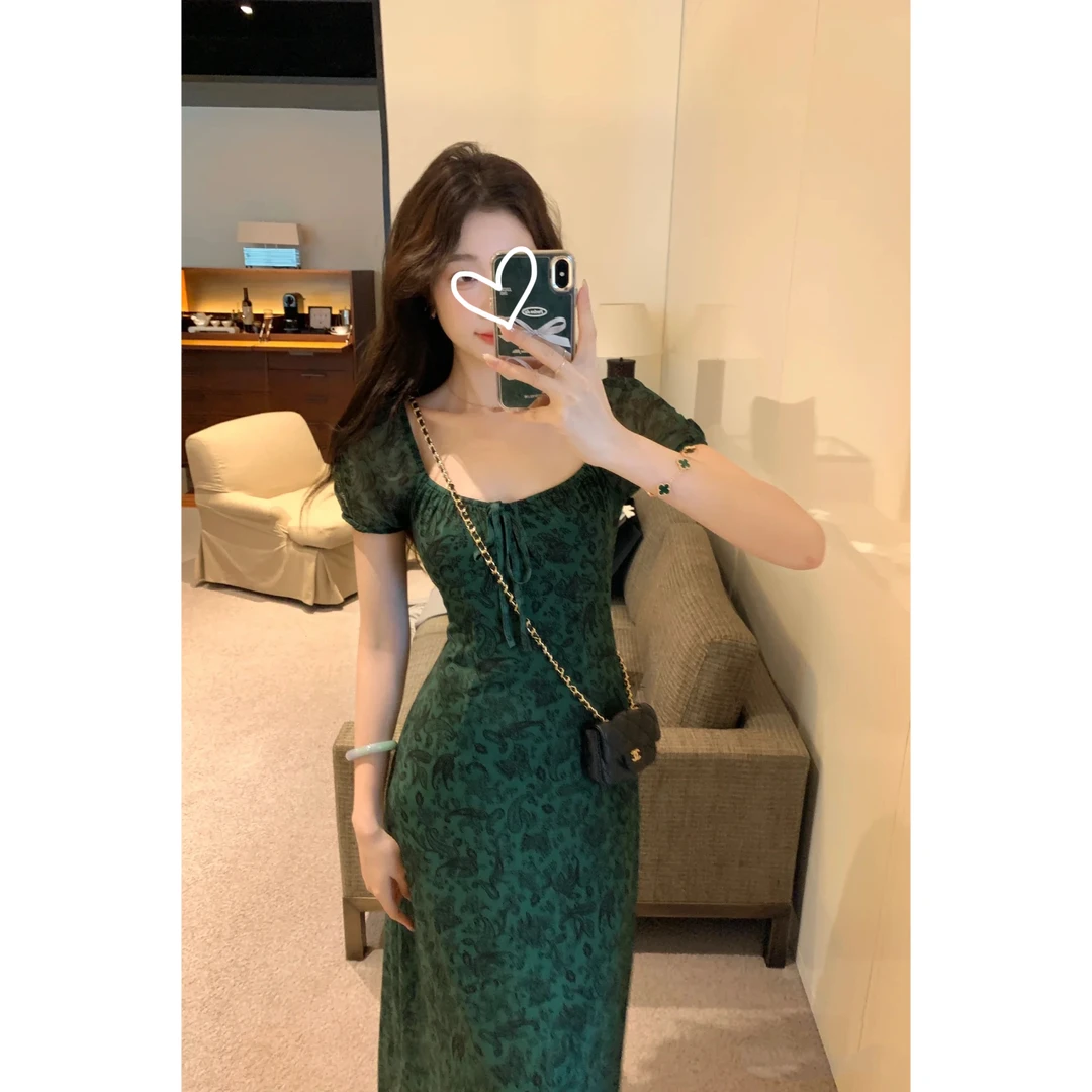 2025新款方领短袖连衣裙女夏季纯欲修身长裙显身材收腰包臀裙子