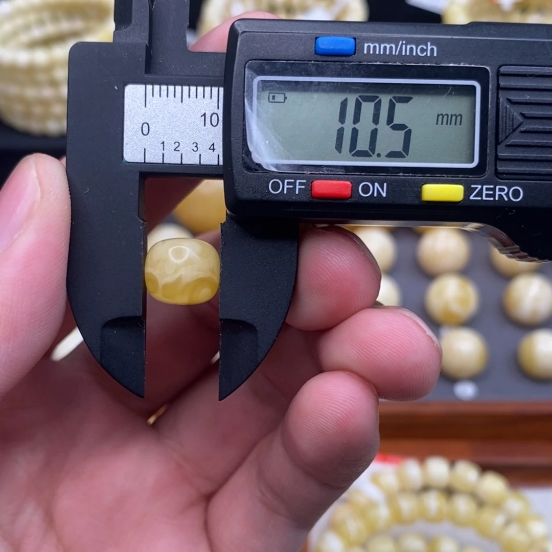 蜜蜡未镶嵌珠宝奇石
