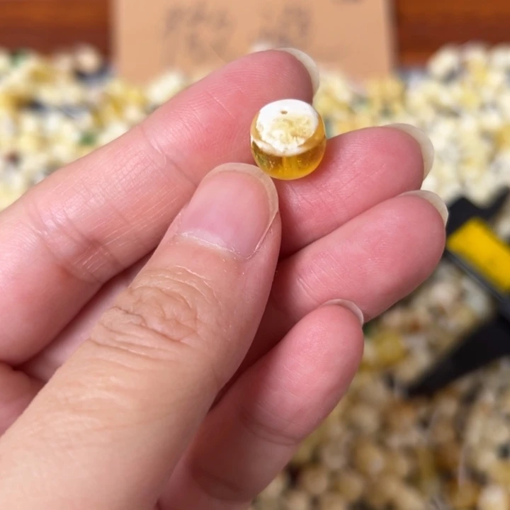 s***蜜蜡未镶嵌裸石10.4mm一个