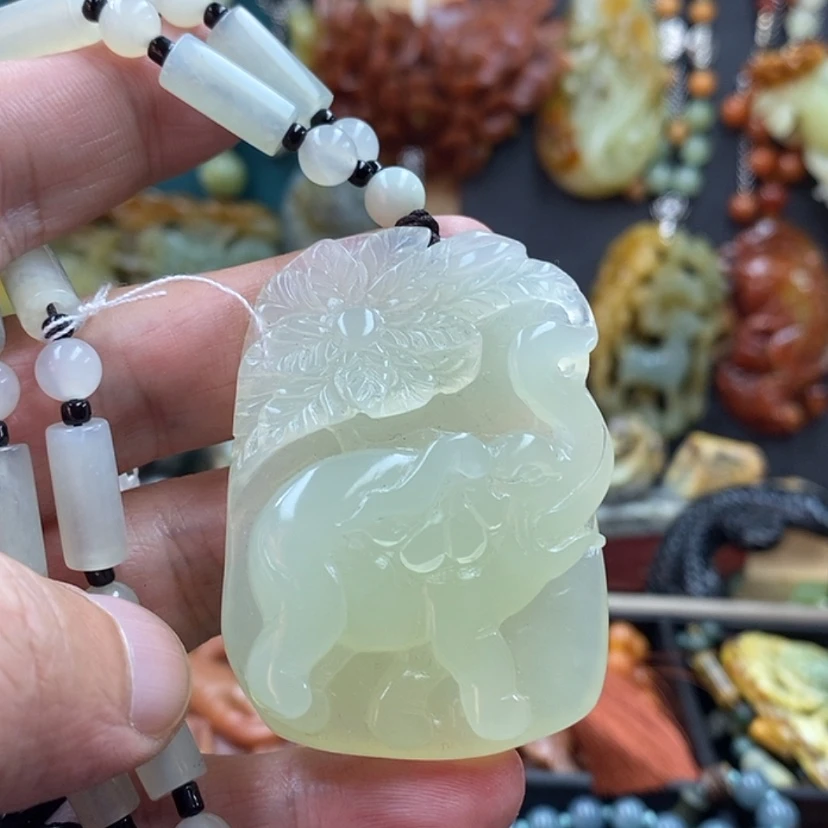 【闪购商品】蛇纹石玉吊坠未镶嵌