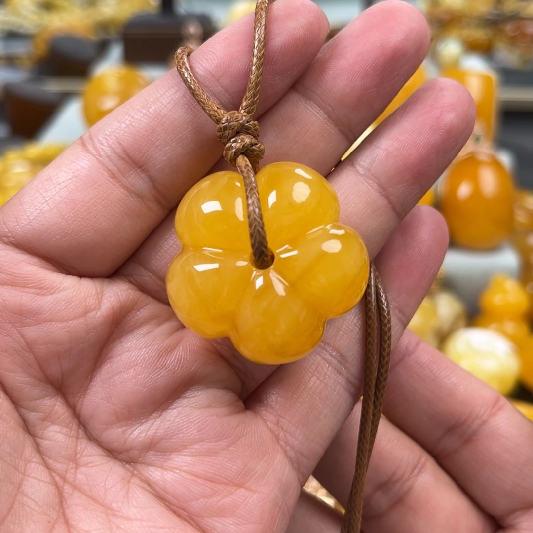 蜜蜡未镶嵌珠宝奇石