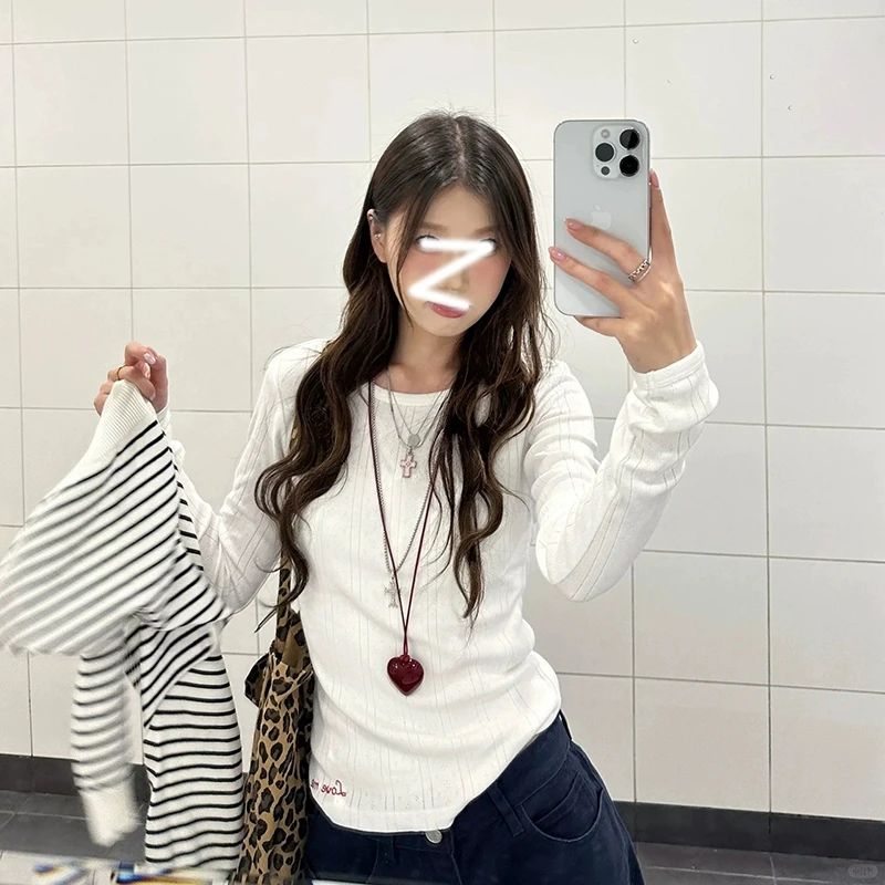 韩系刺绣圆领提花宝宝衫白色长袖T恤女秋冬新款修身内搭打底上衣