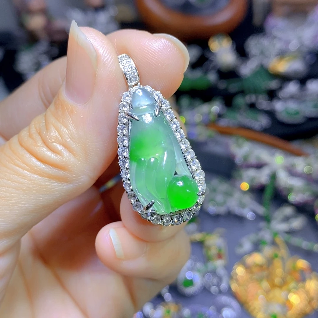 翡翠颈饰银S925镶嵌天然翡翠