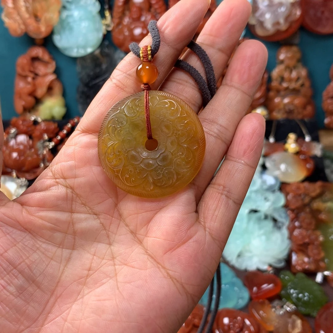 蛇纹石玉挂坠未镶嵌