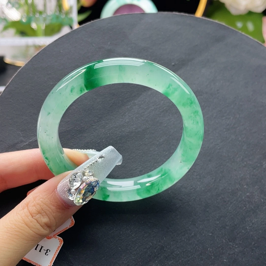 石英质玉（非洲翠）手镯未镶嵌54.7