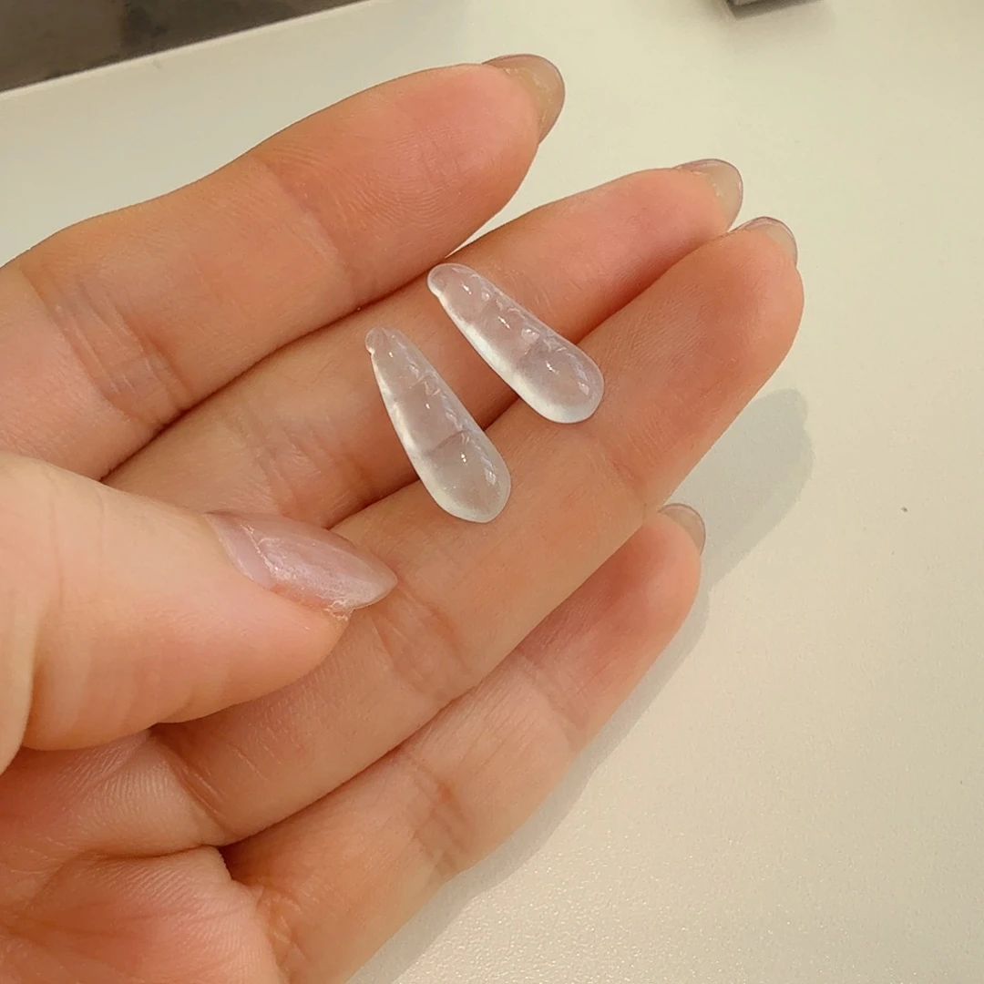 翡翠颈饰未镶嵌白冰起莹无瑕平安豆一对