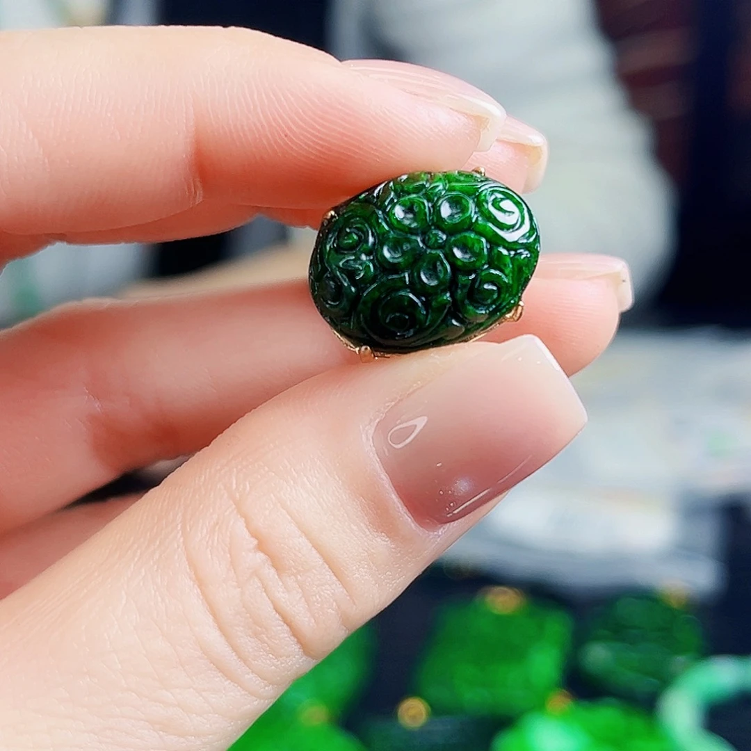 颈饰银S925镶嵌翡翠多样性