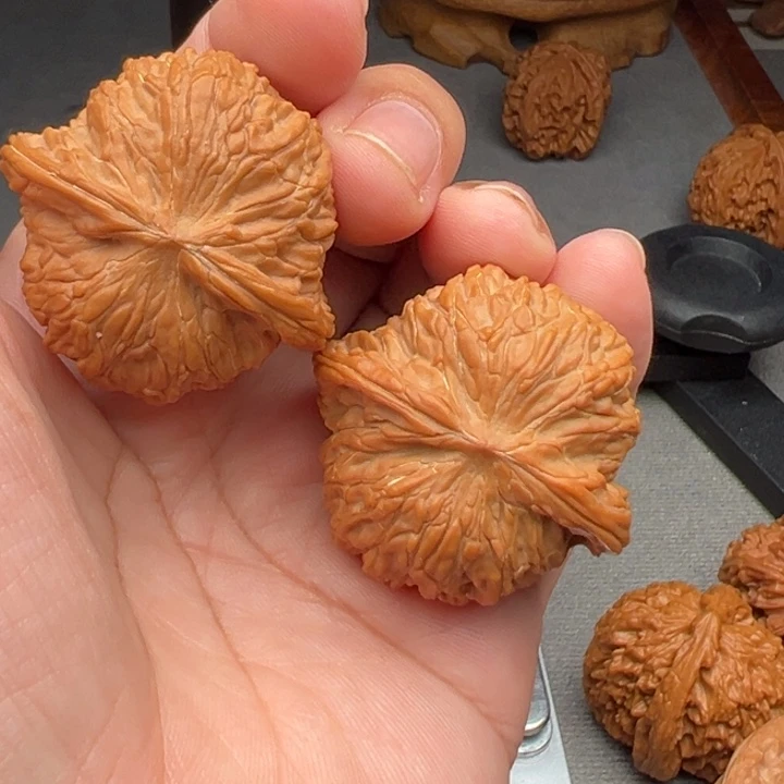 牧***牛文玩核桃把件喷砂打底不退换