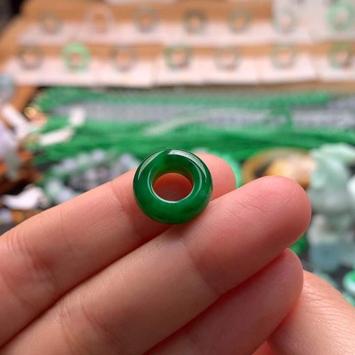 佳****翡翠未镶嵌手链天然缅甸A货翡翠