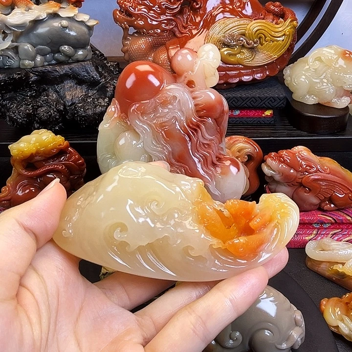 芝***啡寿山石鱼。  寿山石