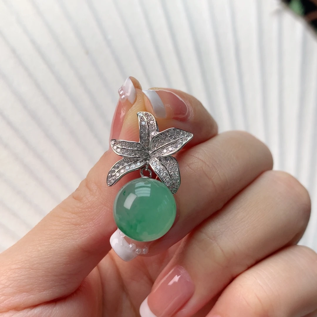 石英质玉（非洲翠）银S925镀金镶嵌冰飘花精品吊坠