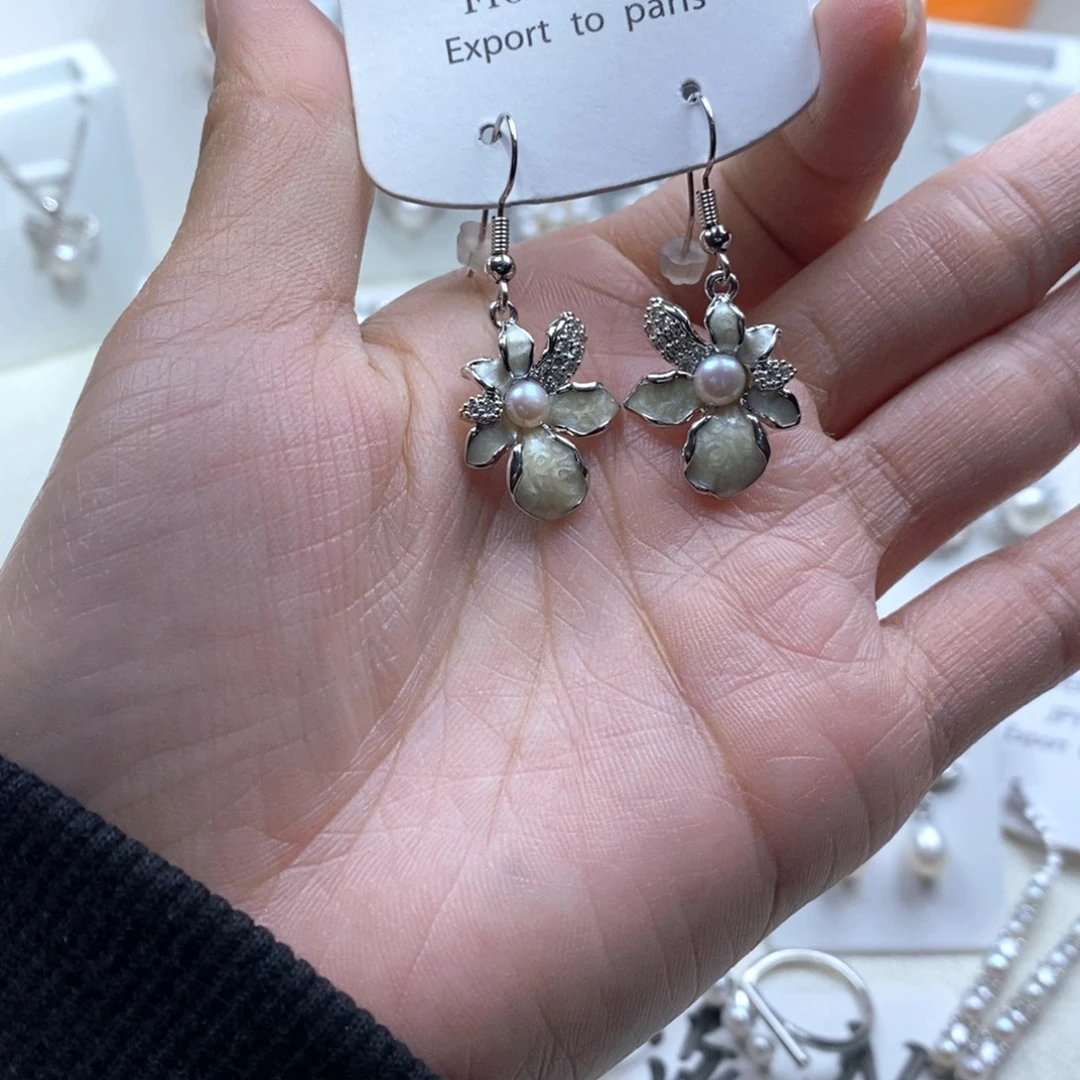 未镶嵌耳饰淡水珍珠