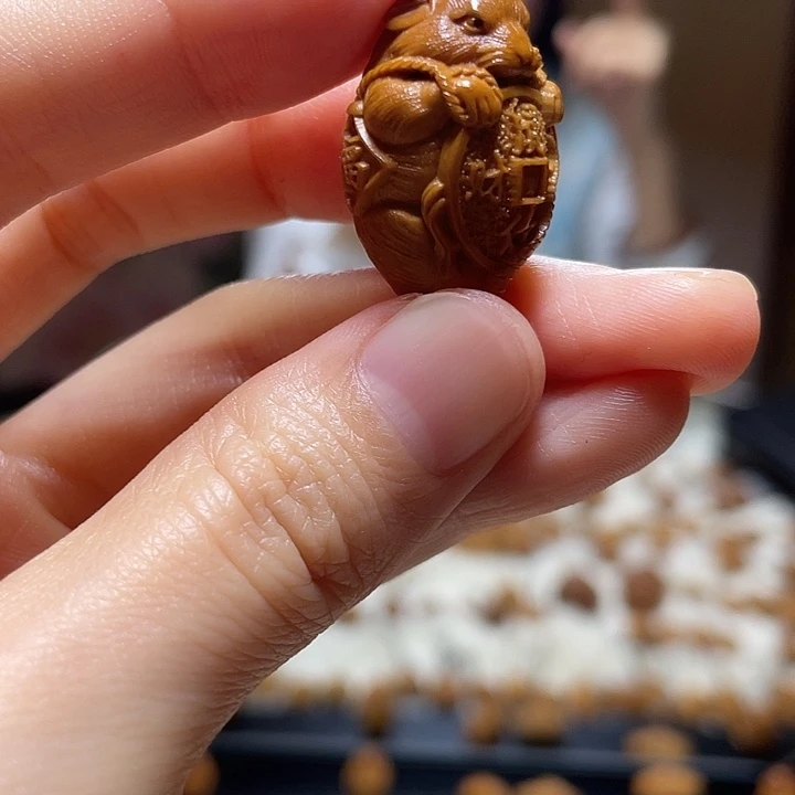 橄榄核吊坠鼠来宝
