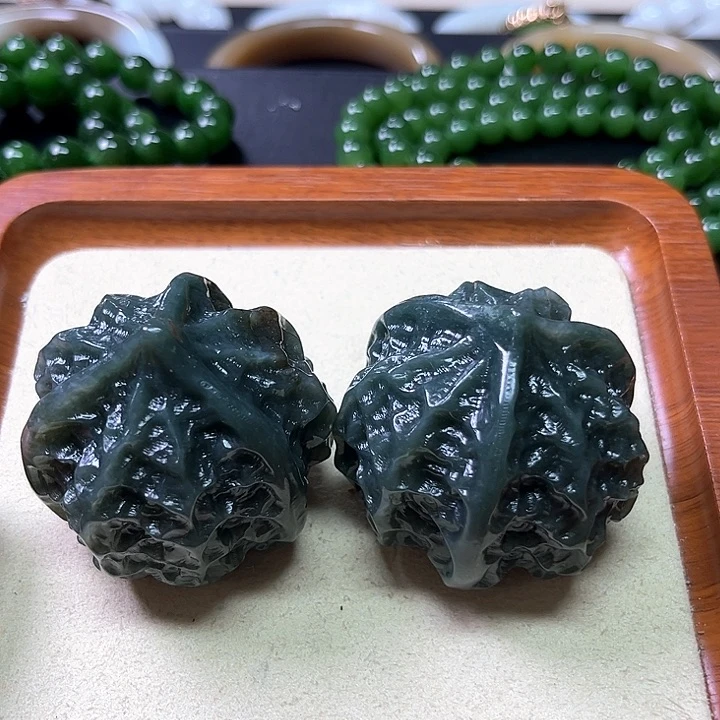 和田玉未镶嵌把件