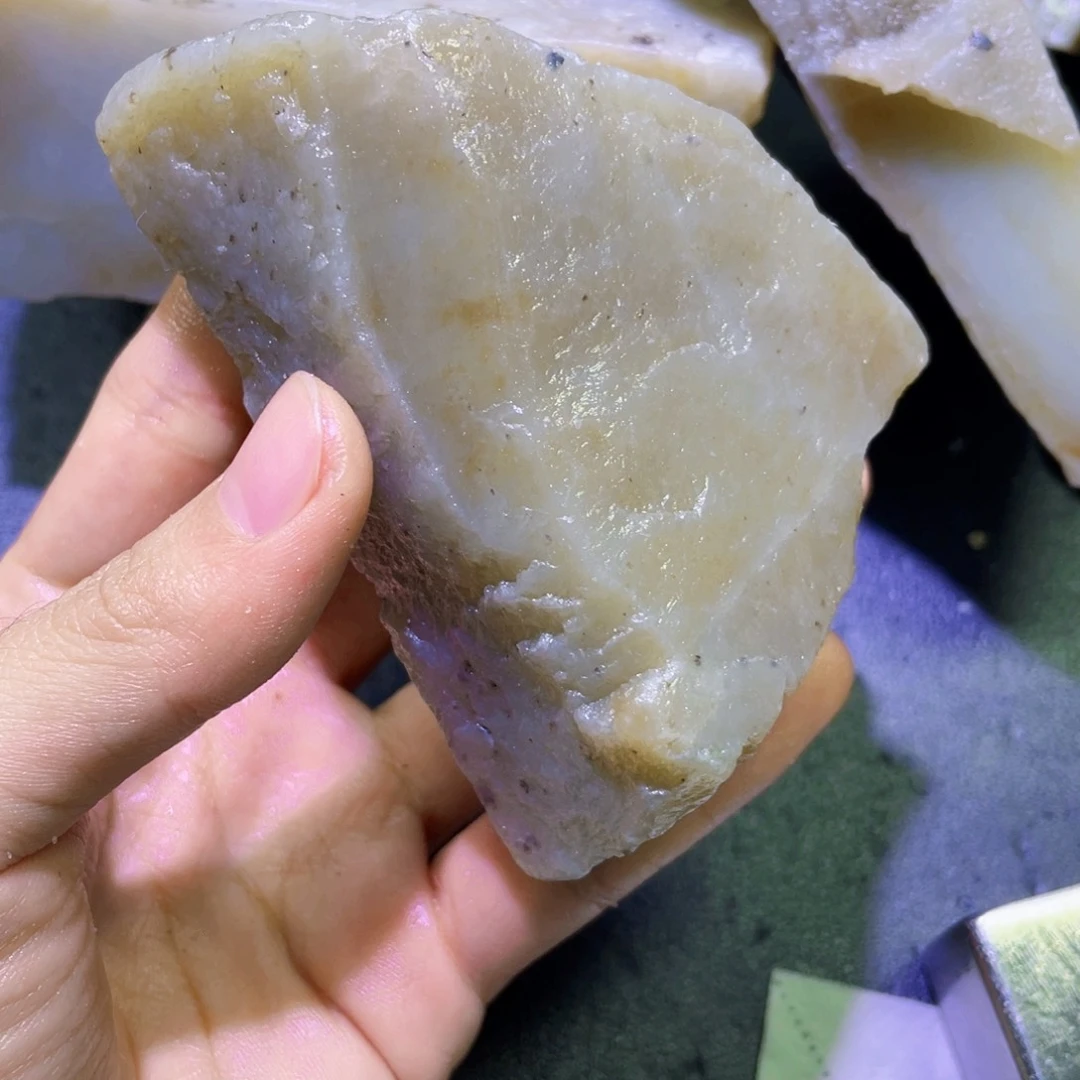 和田玉未镶嵌珠宝半成品