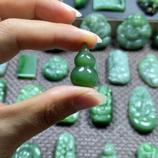 【闪购商品】颈饰未镶嵌和田玉