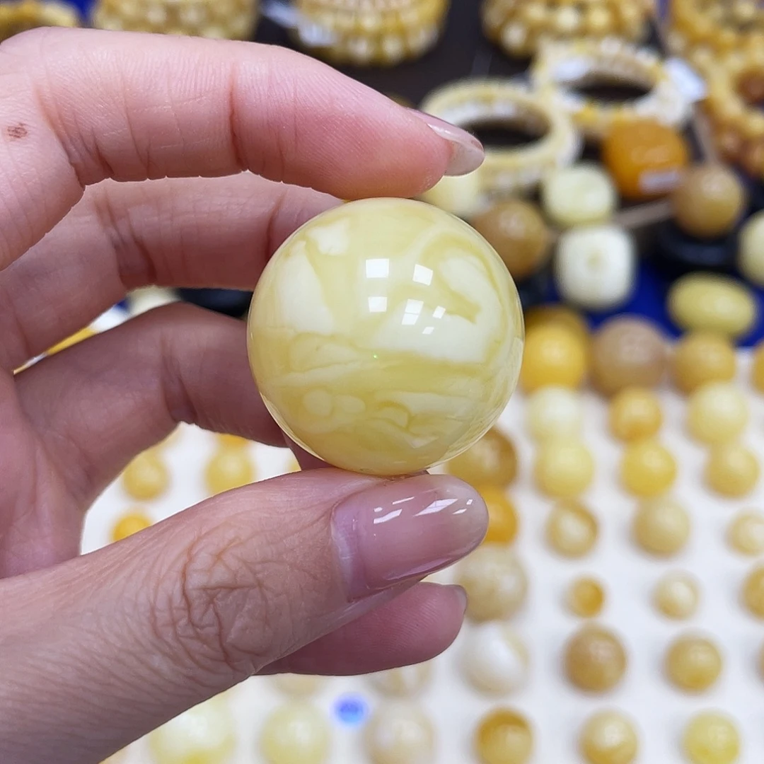 ゞ***ゞ琥珀未镶嵌裸石28.2mm