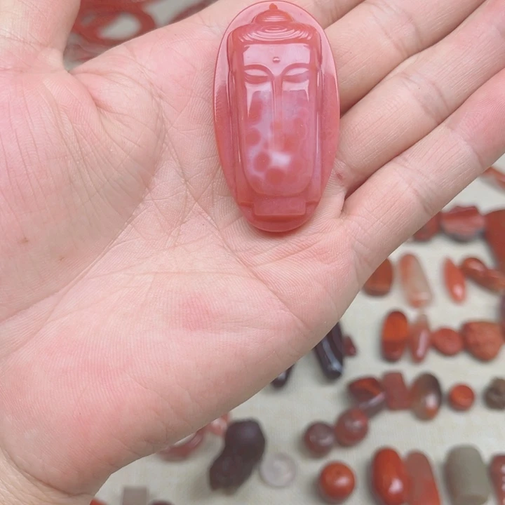 未镶嵌长脸佛南红玛瑙