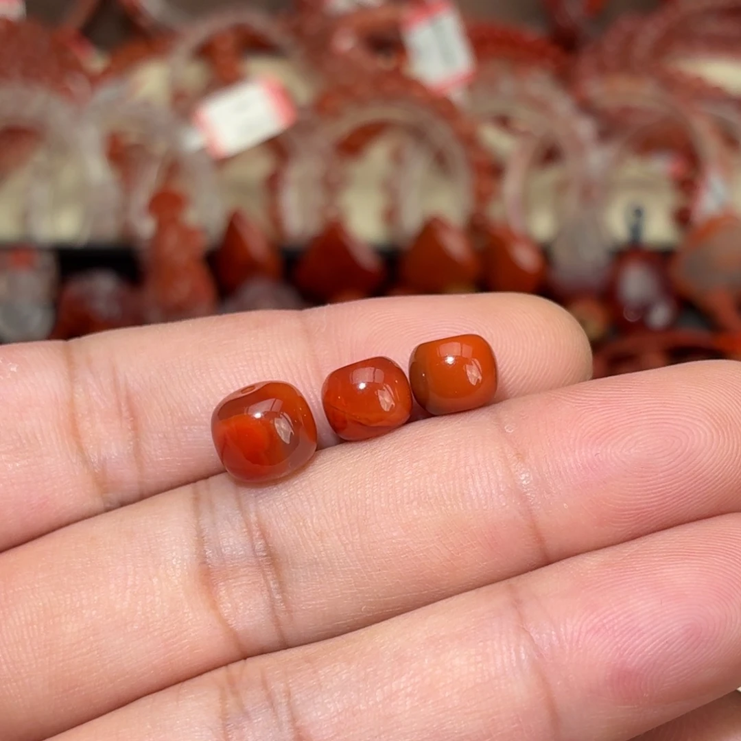一***秋南红玛瑙未镶嵌颈饰三颗