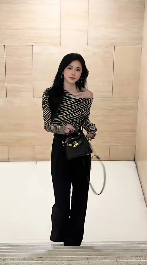 秋季新款设计感斑马纹长袖T恤女打底衫上衣+百搭显瘦黑色长裤套装