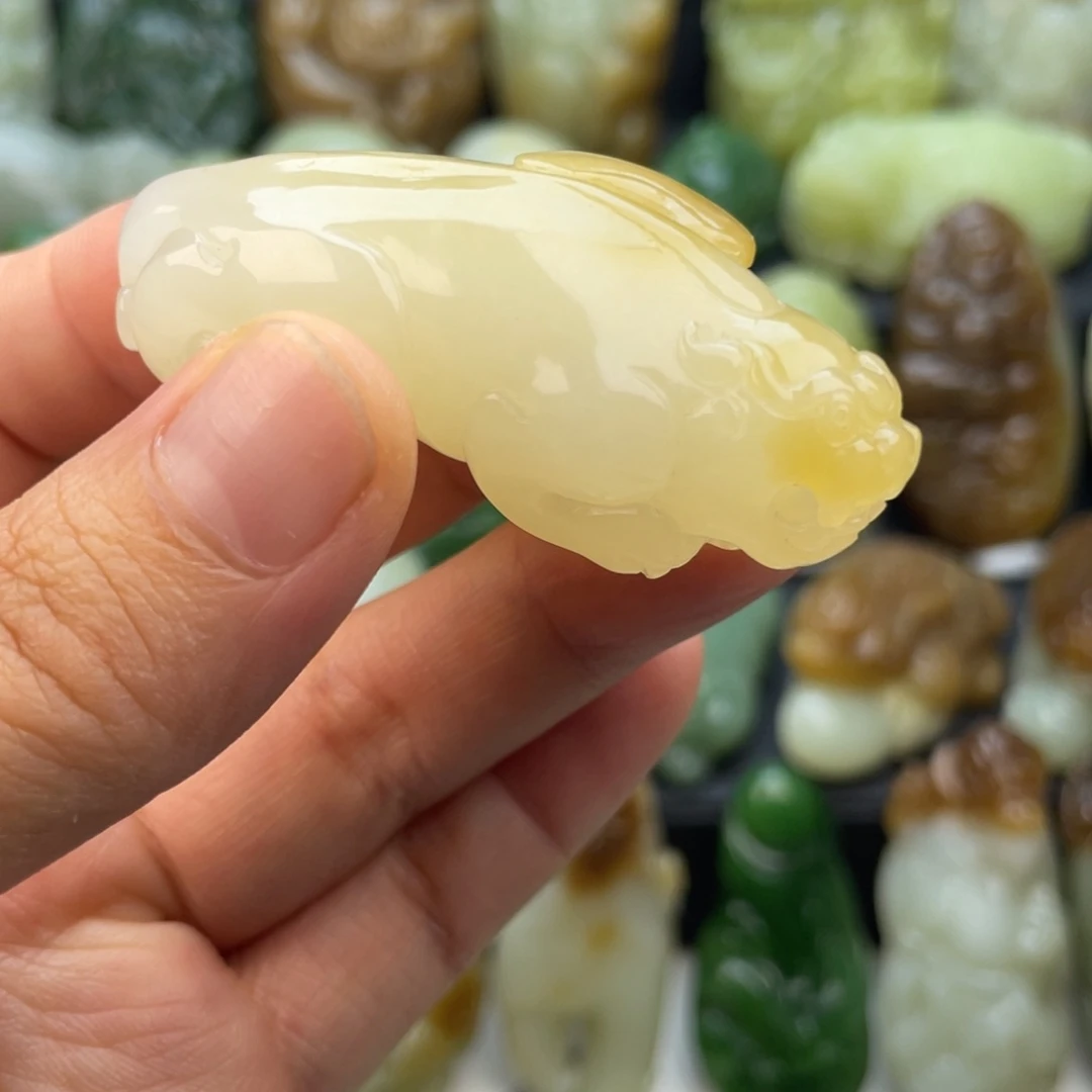 和田玉未镶嵌颈饰薄**秋