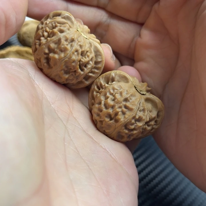 把件文玩核桃39桃心宫灯