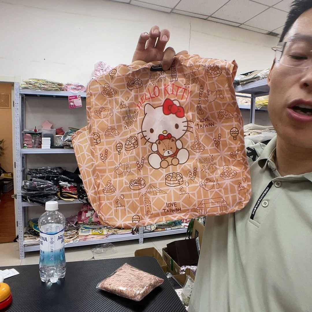 PU化妆包等各种产品和