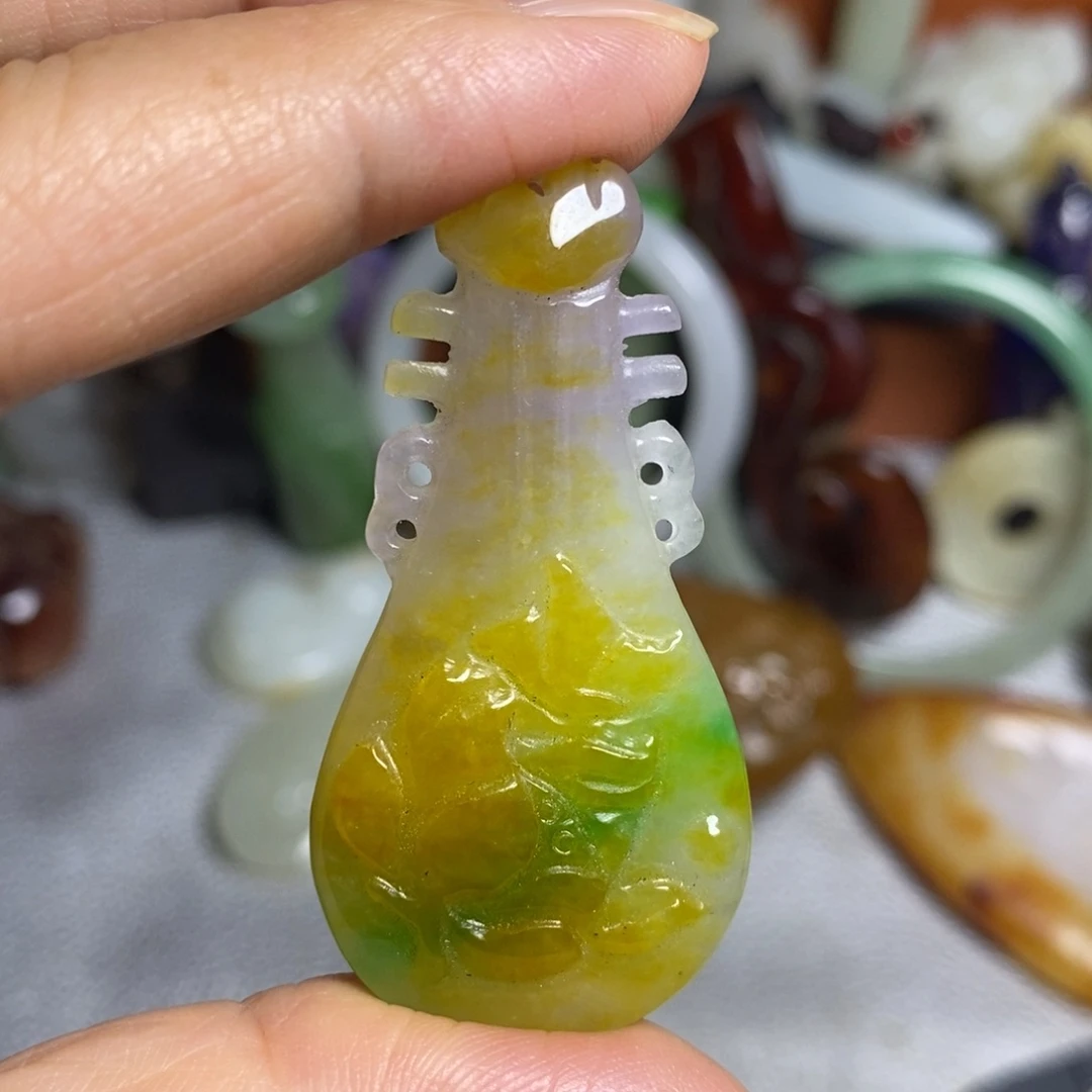 颈饰未镶嵌和田玉（糖玉）