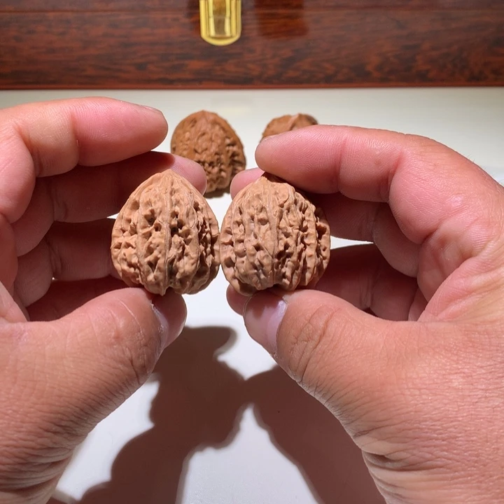 文玩核桃把件座地炮