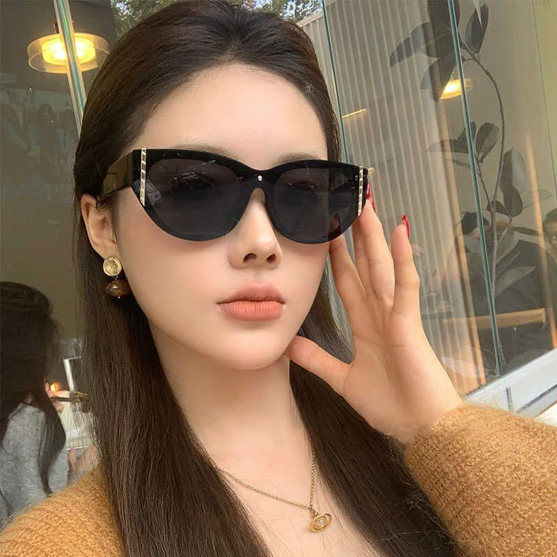 2025新款欧美时尚猫眼墨镜女款高级感ins防紫外线太阳眼镜潮旅游