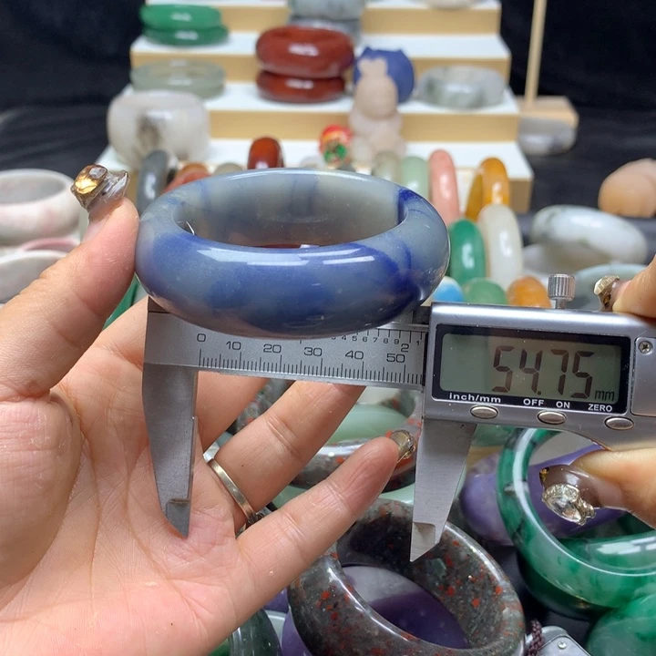 未镶嵌手镯石英质玉