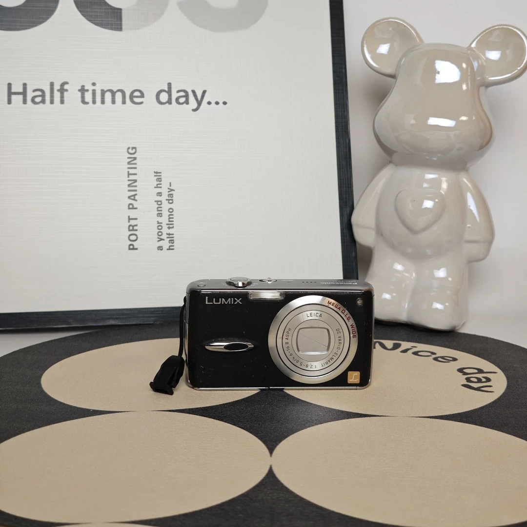 9新 Panasonic/松下 松下fx01 600万有效像素 3.6倍光学变焦