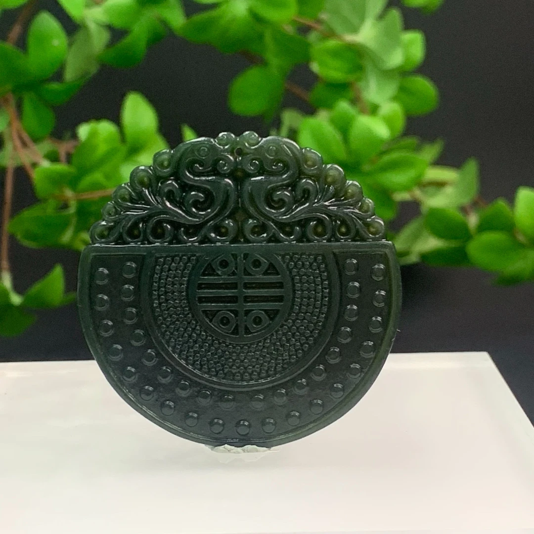 D059珠宝玉石精选和田玉吊坠