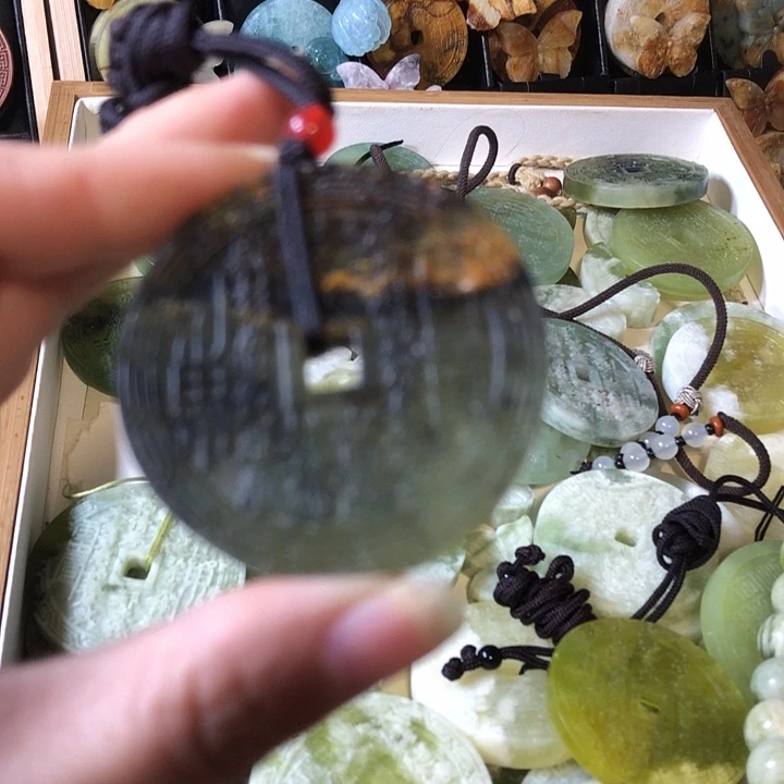 岫玉未镶嵌岫玉挂件