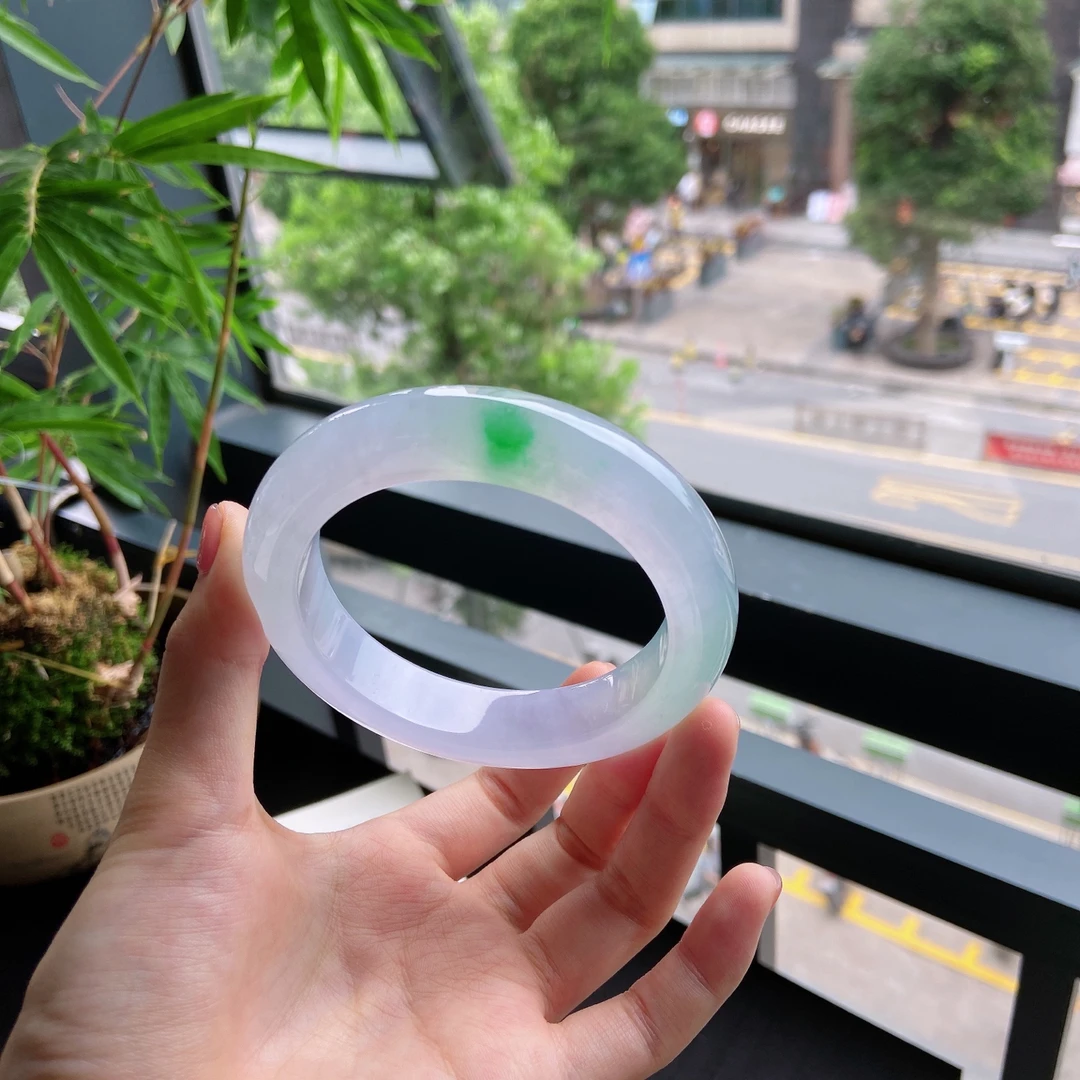 好色珠宝  圈口60缅甸老坑A货冰种春彩阳绿正圈女款翡翠手镯