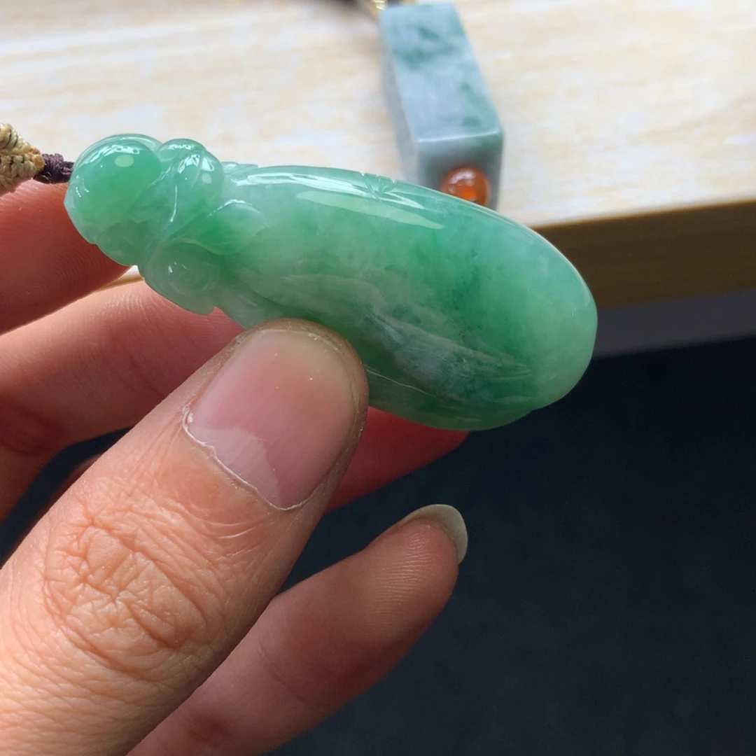 翡翠未镶嵌颈饰吊坠