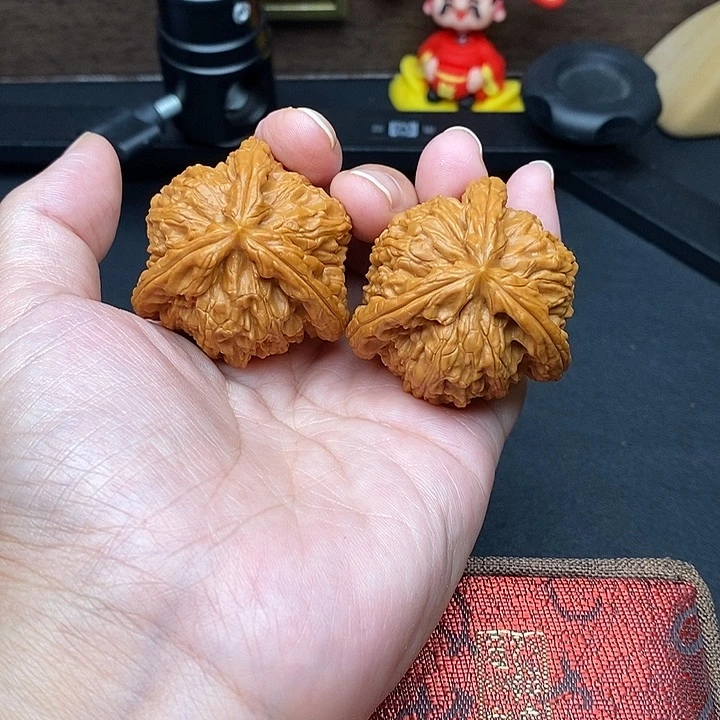 难***涂文玩核桃把件白奔