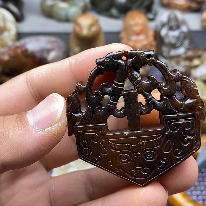 蛇纹石玉未镶嵌颈饰