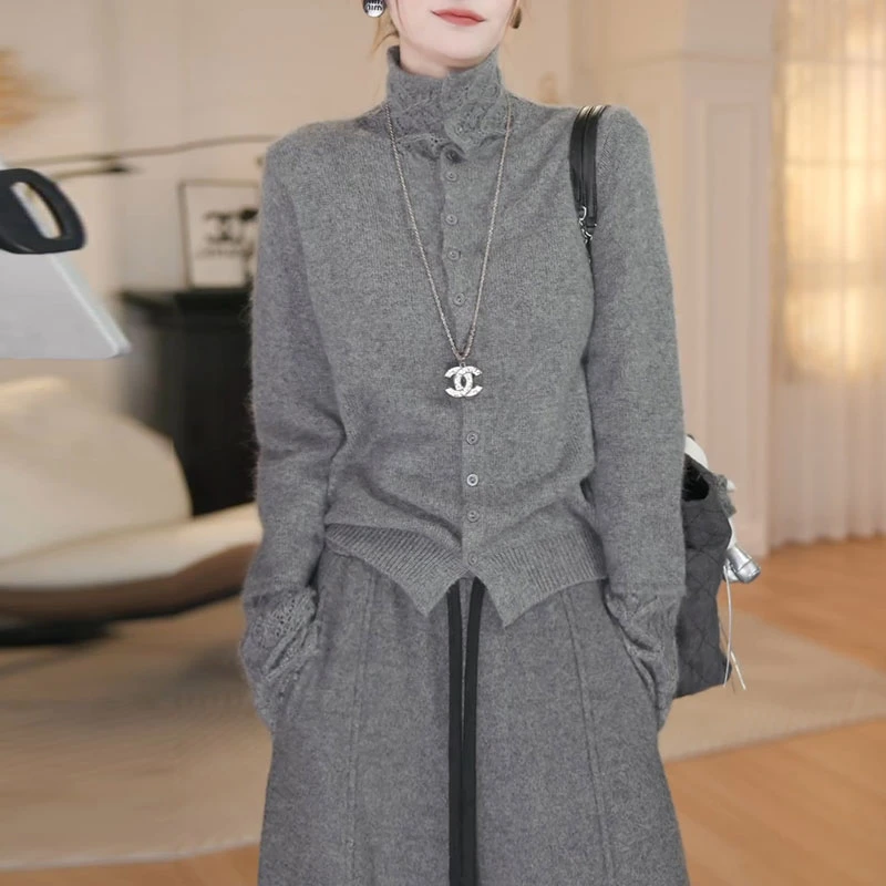 兹伊翰【伦敦往事】2025冬季新款厚款针织衫开衫简约毛衣显瘦打底衫