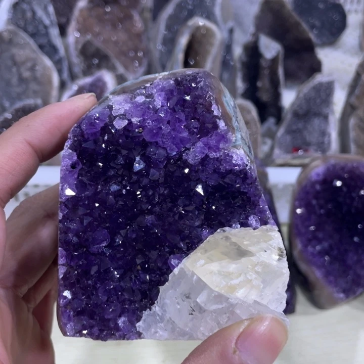 紫晶水晶摆件未镶嵌