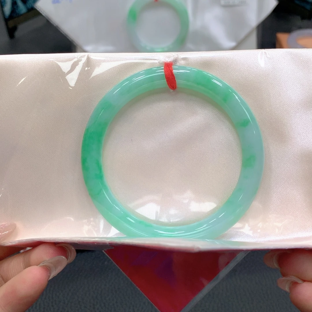 翡翠未镶嵌手镯57圆
