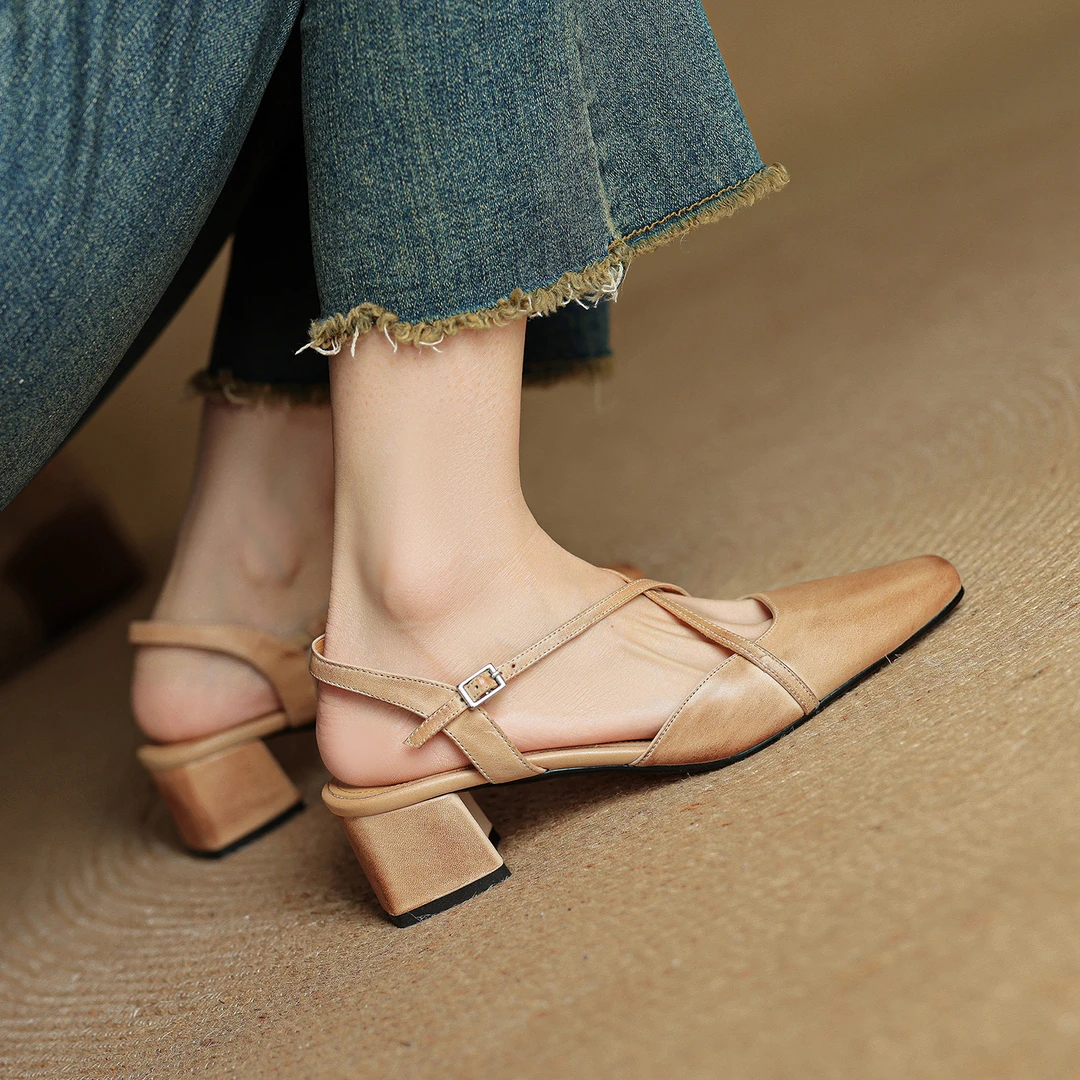 4.5cm/优雅复古法式镂空百搭包头凉鞋交叉带气质显瘦女鞋子