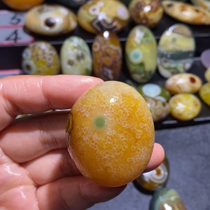 玛瑙/玉髓未镶嵌珠宝半成品33