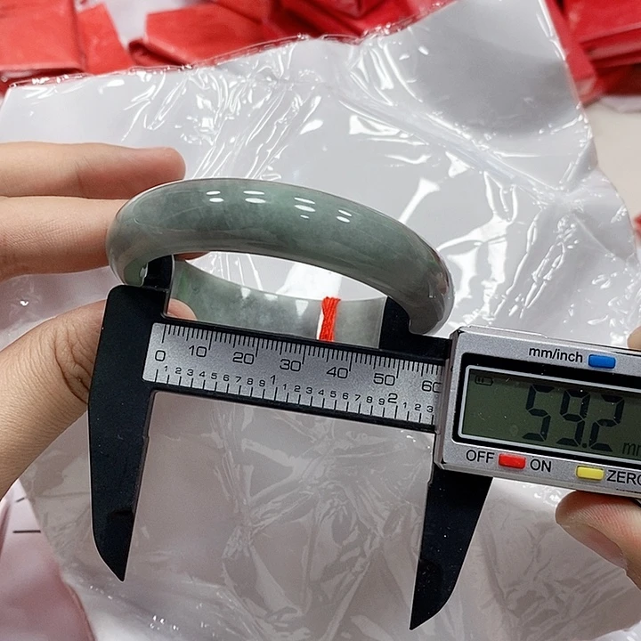 翡翠手镯未镶嵌151